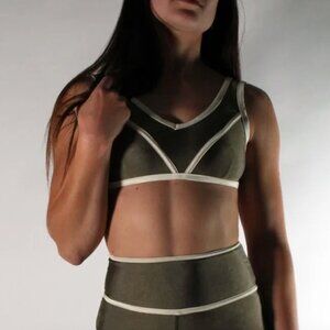 NWOT Bendy Brand Silhouette Sports Bra - Green, Size M